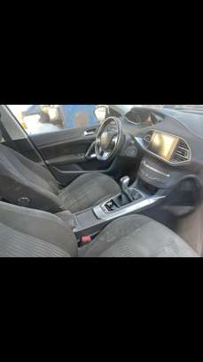 Peugeot 308 2015 image 1