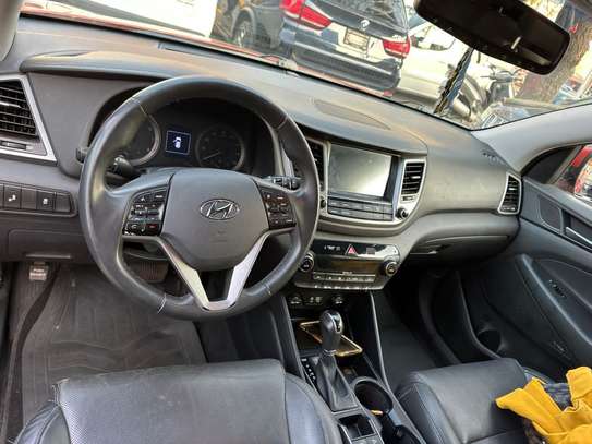 HYUNDAI TUCSON 2018 image 12