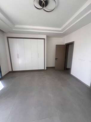 Très joli studio F2 à la cité africa image 1