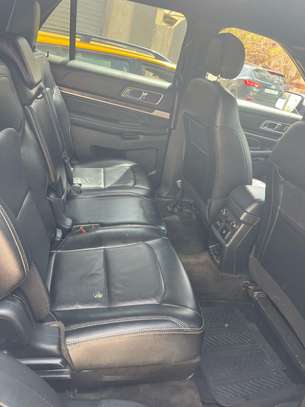 Ford Explorer image 2
