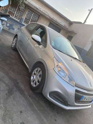 Peugeot 208 2018 image 1
