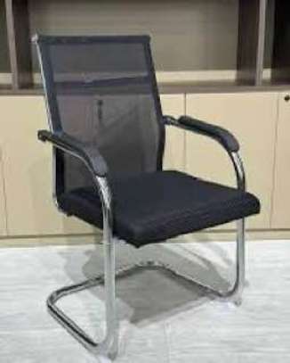 chaise visiteur bureau image 3