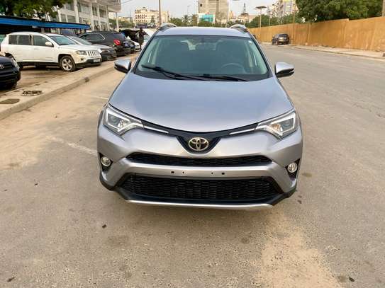 Toyota Rav 4 2017 image 1