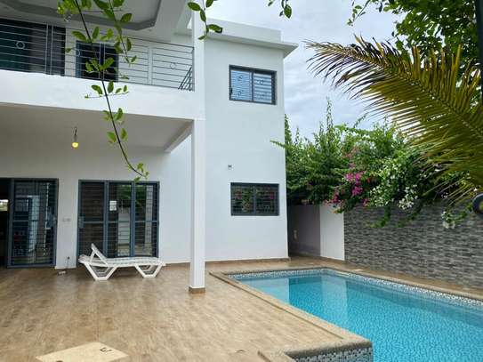 VILLA   A LOUER A SALY image 2