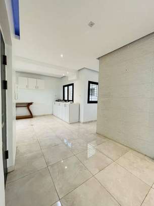 PENTHOUSE A LOUER OUEST FOIRE image 1