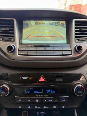 Hyundai tucson image 9