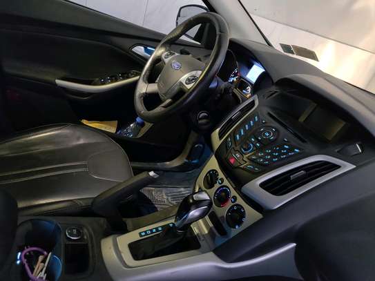 FORD FOCUS SE image 9