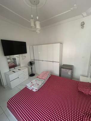 Chambre à louer au point E image 1