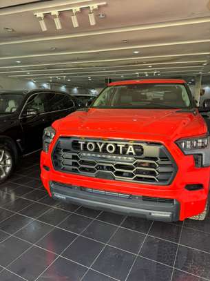 Toyota Sequoia image 1