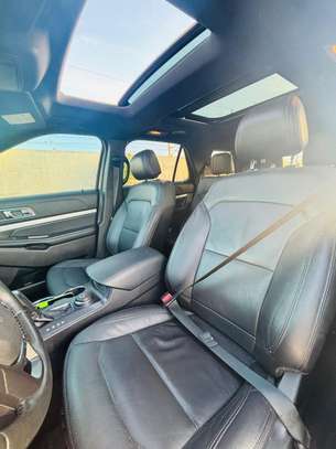 Ford Explorer image 5
