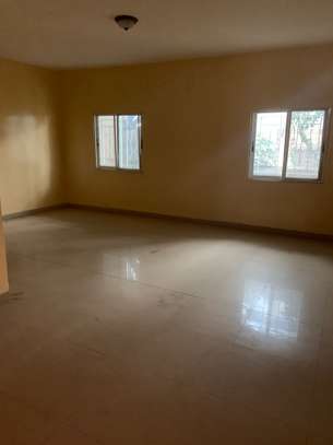 APPARTEMENT  f3/F4 à vendre à OUEST FOIRE image 4