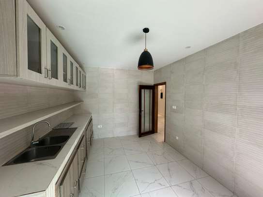 A LOUER APPARTEMENT F4 NGOR image 2