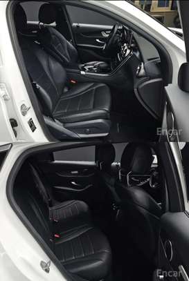 GLC 300 4MATIC 2019 image 4