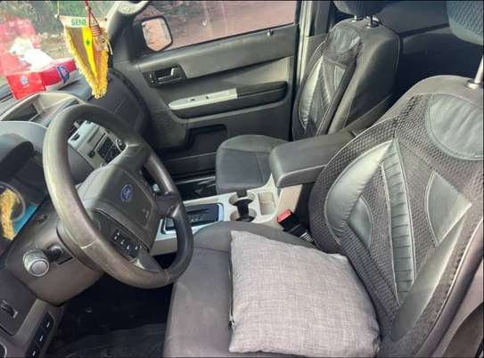 Location Ford Escape Carrée 04 Cylindres image 5