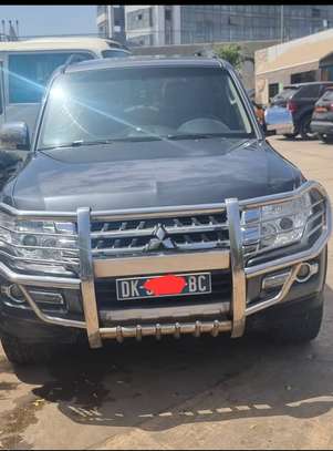 Mitsubishiv 4x4 image 1