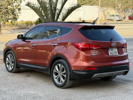 Hyundai SANTAFE image 4