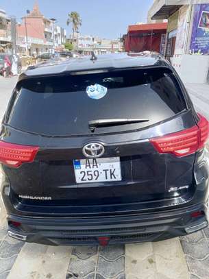toyota highlander 2019 image 2