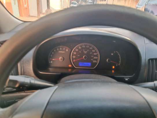 Hyundai Elantra image 11