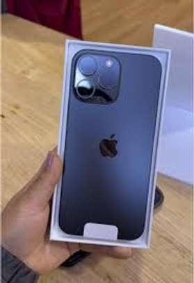 iPhone 16 pro black 128giga neuf descellé image 1