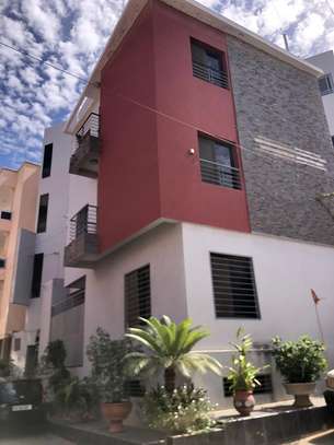 Appartement F4 à louer à Yoff Onomo image 13