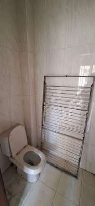 F4 de 200m2 - 5mn du lycée Jean Mermoz et de la Corniche image 8