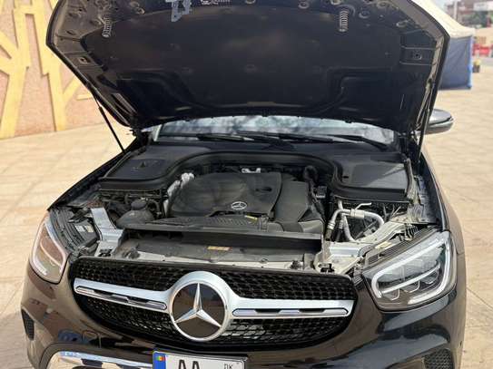 Mercedes GLC 300 4MATIC Coupé Pack AMG 2022 image 4