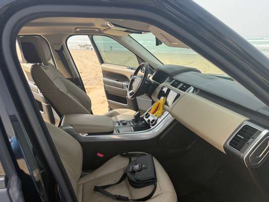 RANGE ROVER SPORT P400e SE image 9