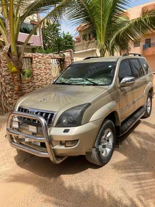 toyota landre cruser image 3