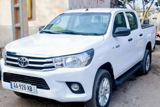 toyota hilux 2019 image 3