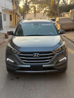 Hyundai Tucson 2.0 image 2