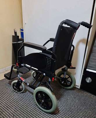 Fauteuil Roulant -  passe-partout image 3