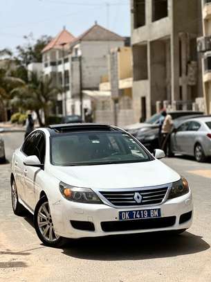 Renault latitude image 2
