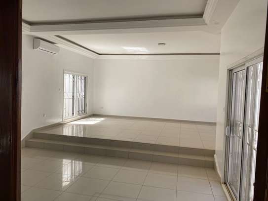 VILLA R+2 AUX ALMADIES NGOR WASSIYA image 8