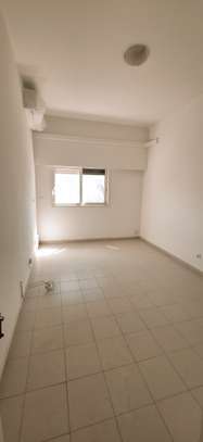 Opportunité spacieux F4 transformable Point E image 9