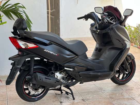 Sym GTS 125i image 2