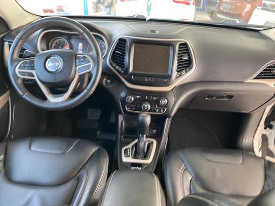 Jeep Cherokee 2017 full options image 3
