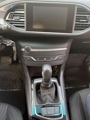 Peugeot 308 modèle 2016 image 10
