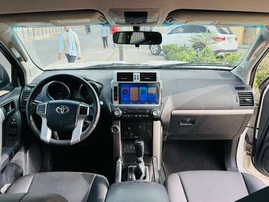 Toyota Prado image 9
