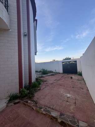 Villa R+1 à Louer à Ndayane image 4