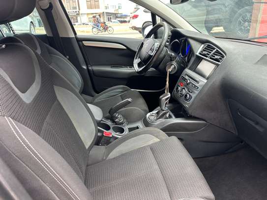 Citroën C4 image 6
