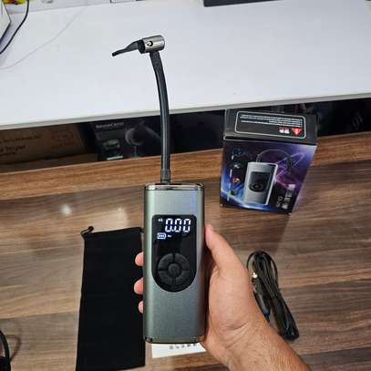 Compresseur d'air portable de gonfleur de pneu sans fil image 14