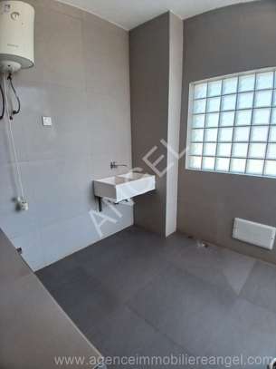 Ref_2807_JN Fann Résidence /Penthouse F7 à louer image 3