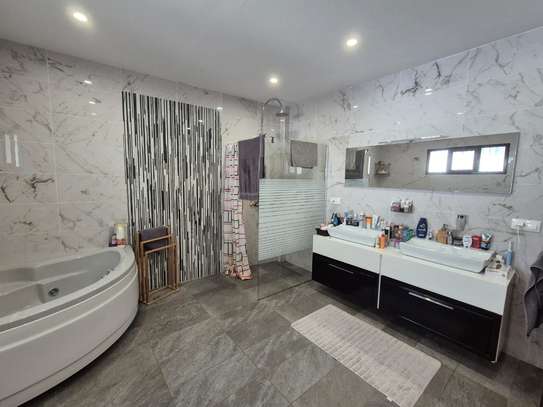 Belle villa proche de la plage sur Ngor Almadies image 3