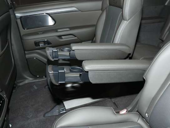 ROX 01  SUV premium 6 ou 7 places essence+élec autonomie XL image 10