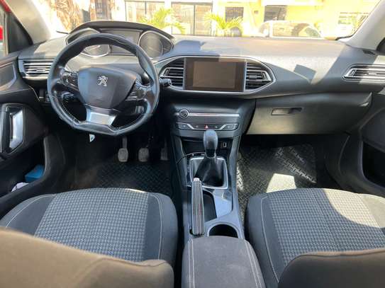 Peugeot 308 image 5