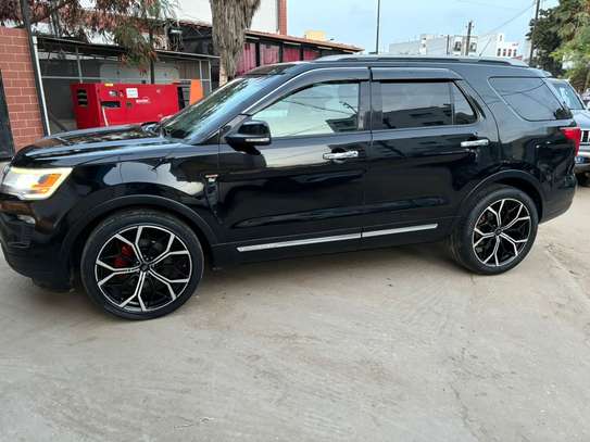 Ford Explorer 2018 image 9