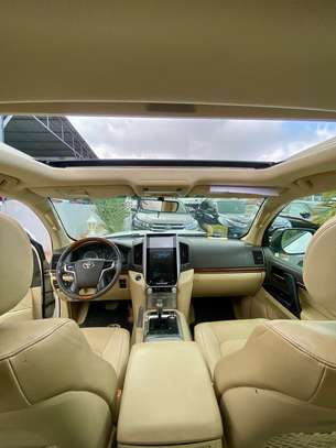 Toyota land cruiser 2016 image 5