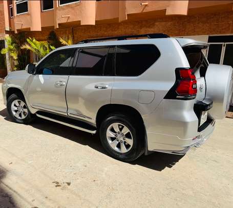 TOYOTA PRADO image 7