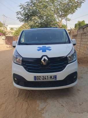 Ambulance : Opel Vivaro 2016 image 1