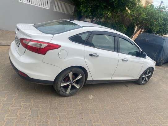 FORD FOCUS 2012 image 7